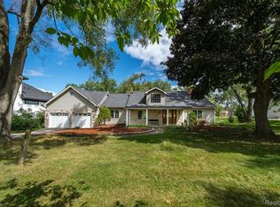 3244 Alpine Rd, Troy, MI 48084