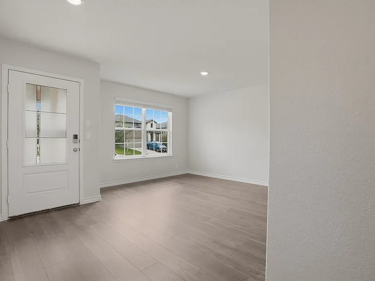 611 Overlook Rdg — Photo 8