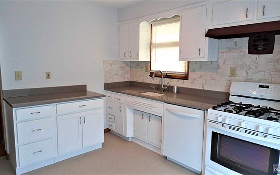 5th image of 707 5th St