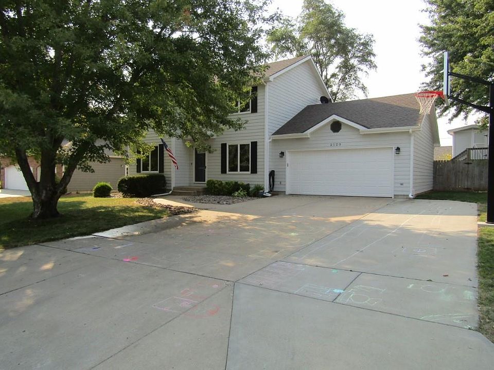 1st image of 2120 Village Ln