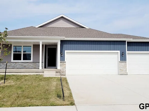 17018 Reynolds St, Bennington, NE 68007