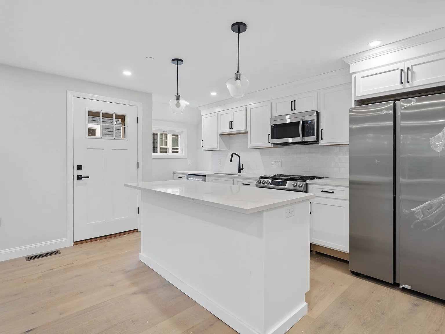 57 Nottinghill Rd — Photo 1