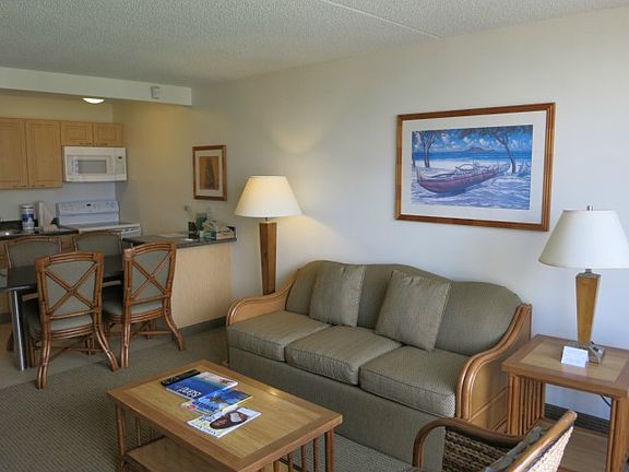 3rd image of 229 Paoakalani Ave #1611