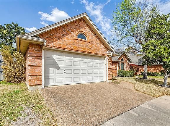 2nd image of 1305 Danielle Dr