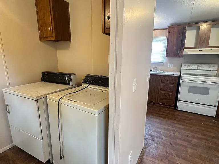 284 Clay Cir — Photo 13