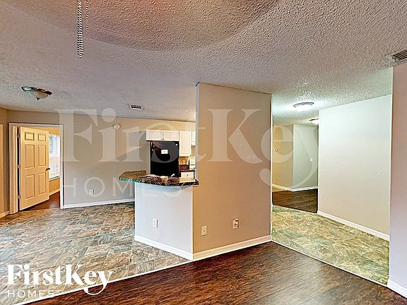 5th image of 435 Clay St