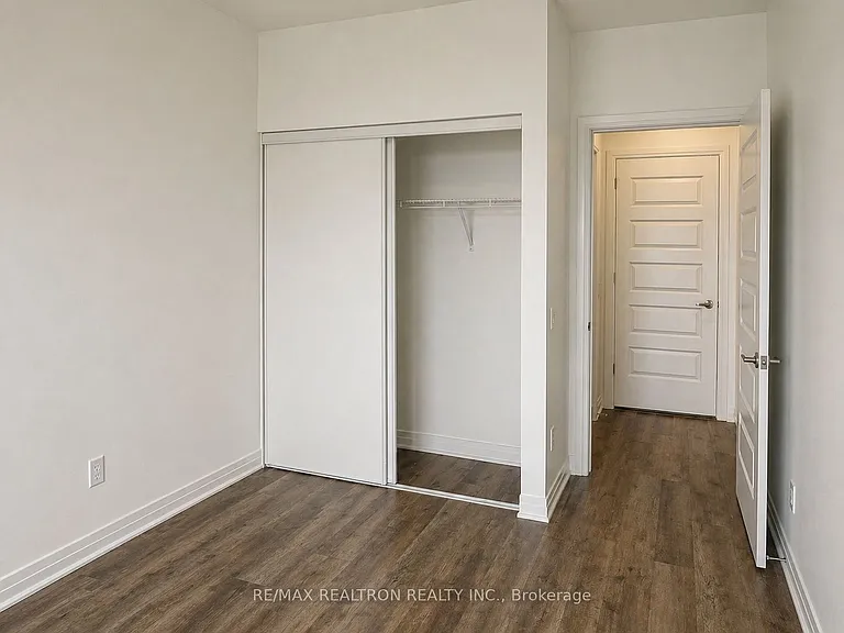 470 Gordon Krantz Ave #401 — Photo 7