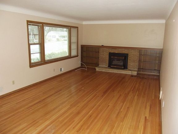 4th image of 7039 Oakland Ave S