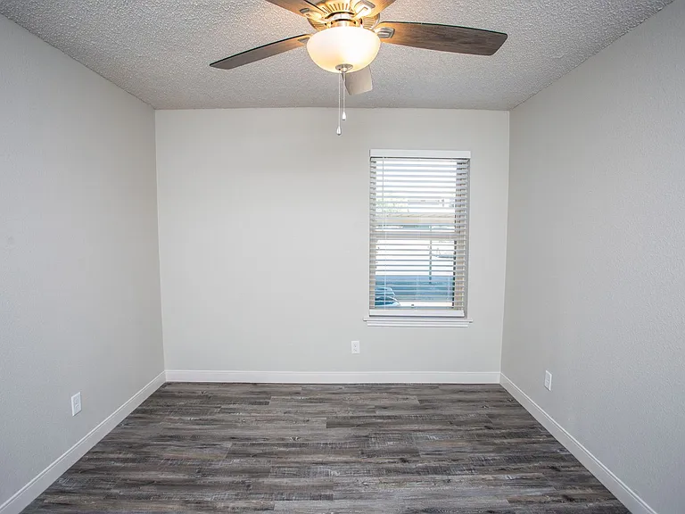 Saddlewood Apartments — Photo 22