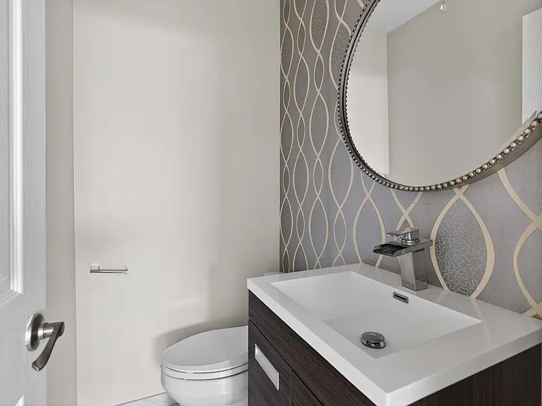 8007 Louise Ave — Photo 24