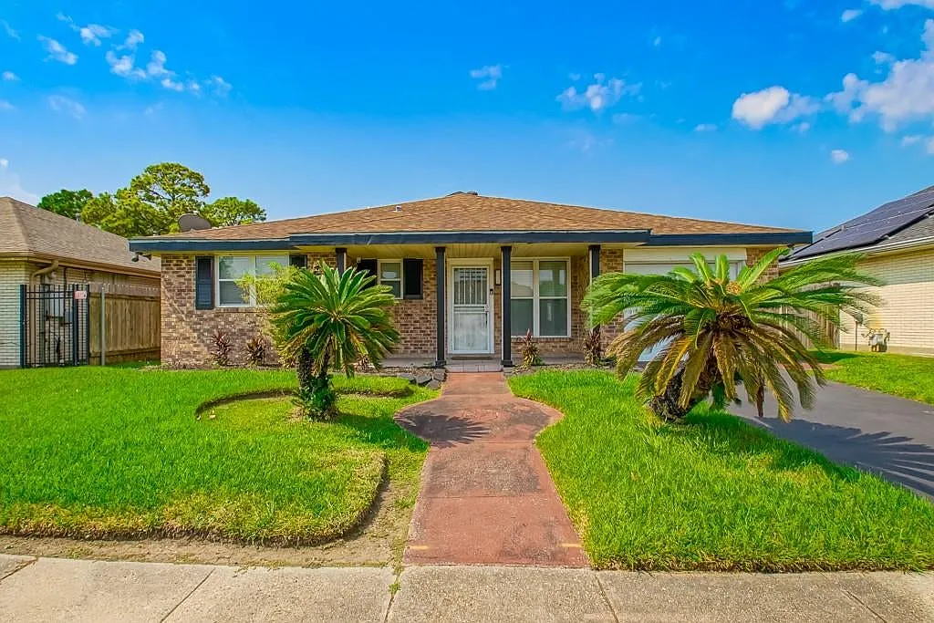 4 bed, 1778 sqft, $2,300 — Photo 1