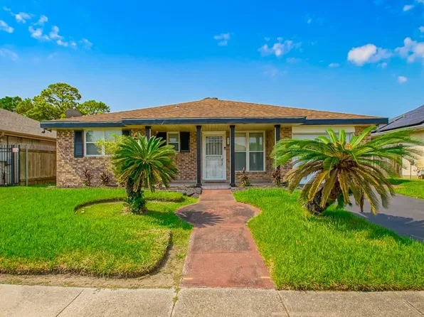 7708 Ligustrum Dr, New Orleans, LA 70126