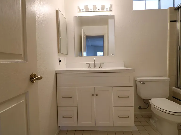 4455 Hazeltine Ave #207 — Photo 28