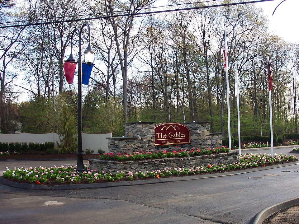 The Gables Condominium, Abington