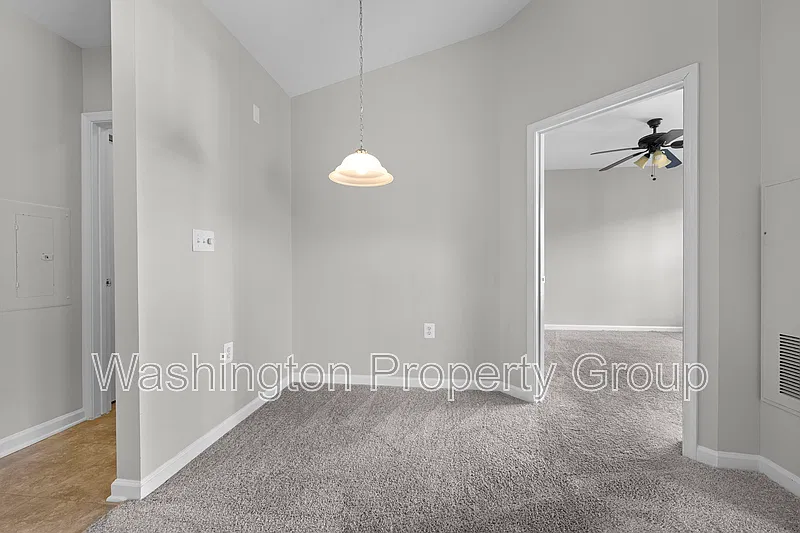 1 bed, 1.0 bath, 810 sqft, $1,875 — Photo 3
