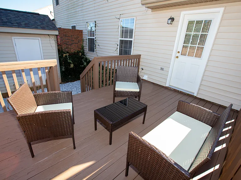 113 Lauren Cir — Photo 9