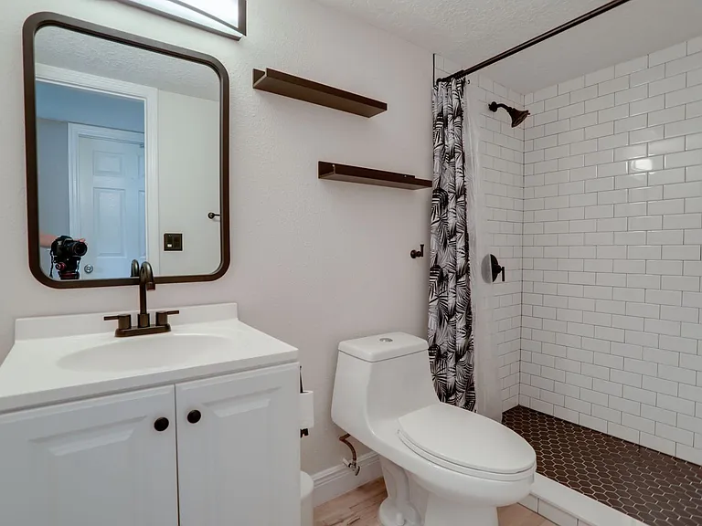 633 Spring Oaks Blvd — Photo 32