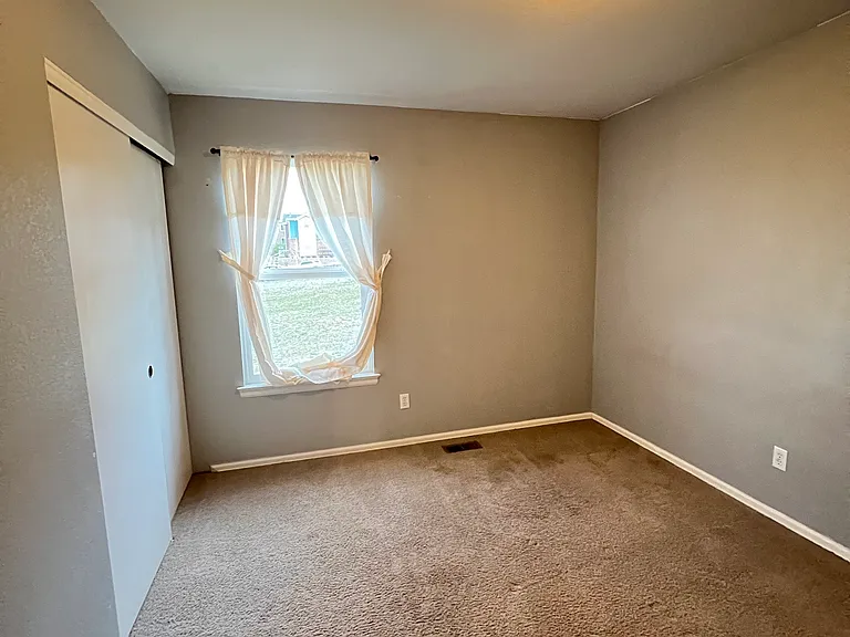 19061 E Linvale Pl — Photo 10