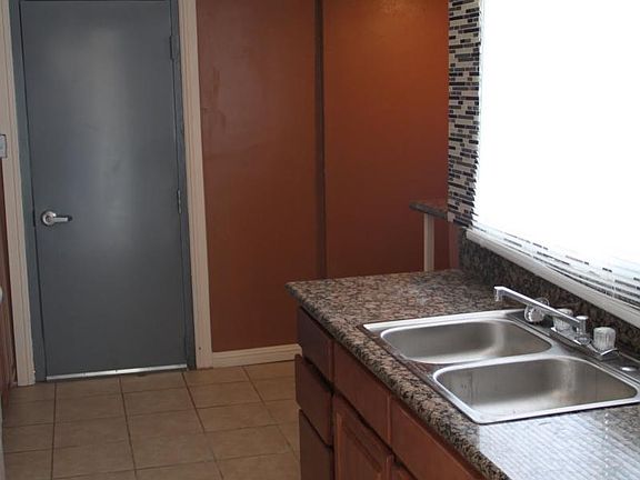 5th image of 2409 Santa Clara Dr