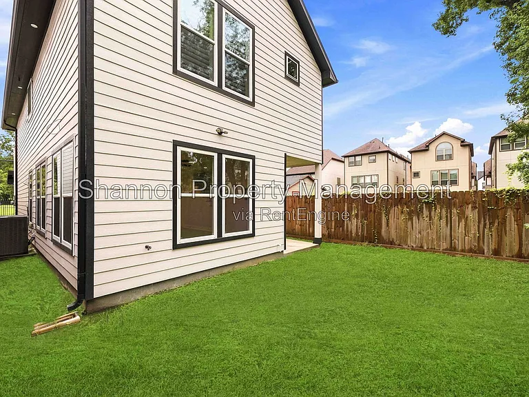 2125 Paul Quinn St — Photo 23