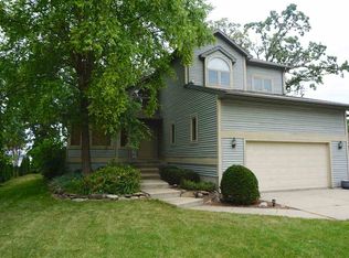 1928 Barber Dr, Stoughton, WI 53589
