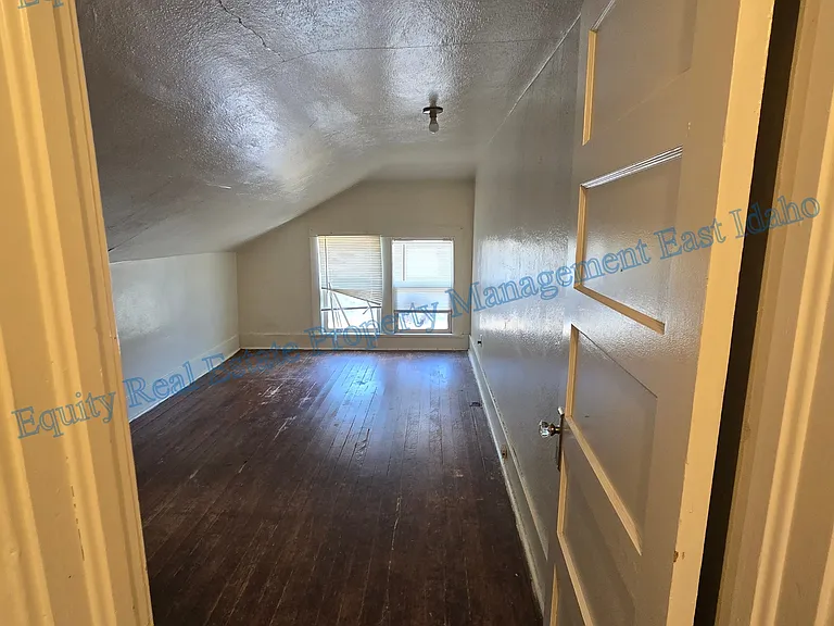 925 W Clark St #925 — Photo 33
