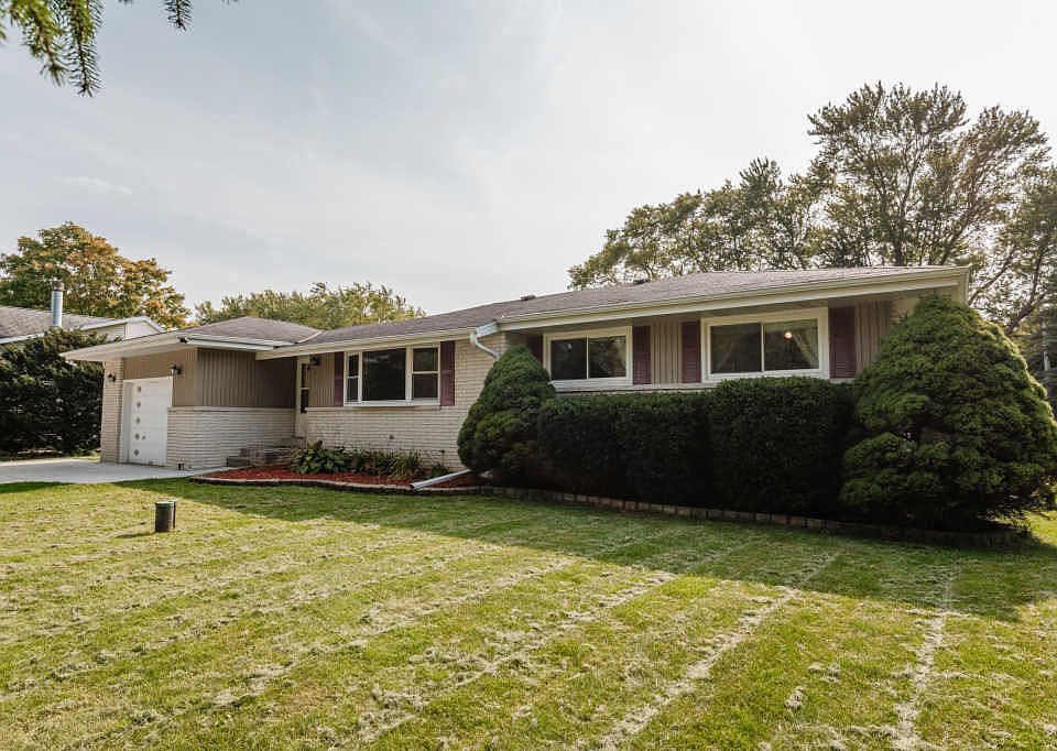1st image of 4955 S Brookdale Dr