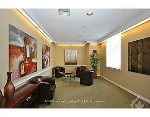 Building Photo - 1100 Ambleside Dr #503