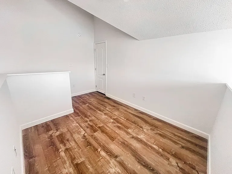 Heritage Apartments — Photo 21