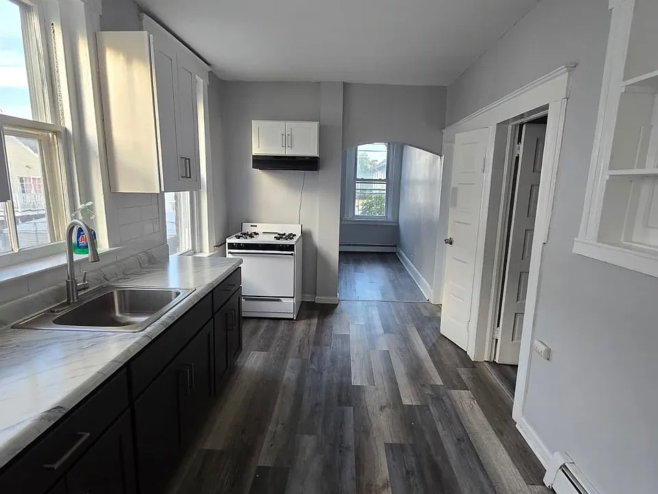 119 Inslee Pl #4