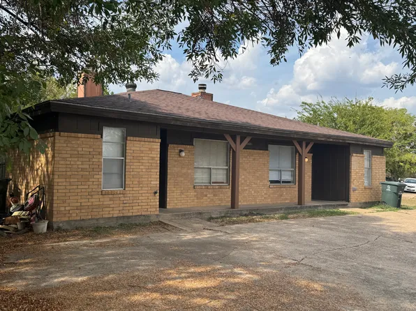 2405 Long Dr, Bryan, TX 77802