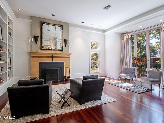 4th image of 4 Cedarwood Ln