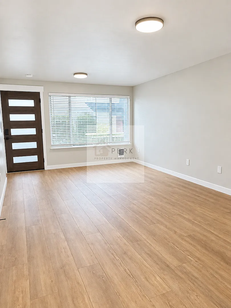 1220 Brighton Townhouse Condominiums — Photo 2