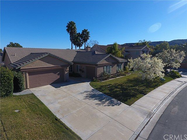 1st image of 42350 Thoroughbred Ln