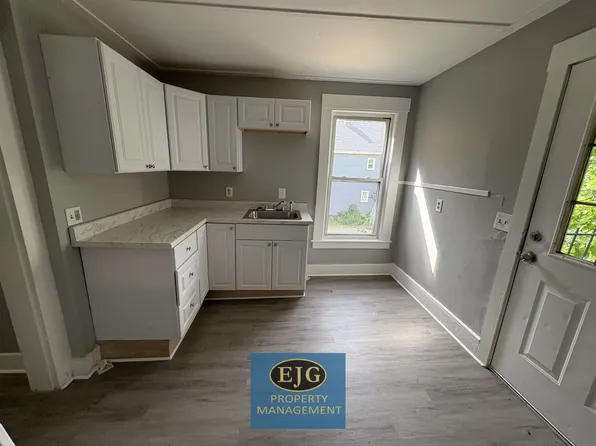 12 Winter St #3, Laconia, NH 03246