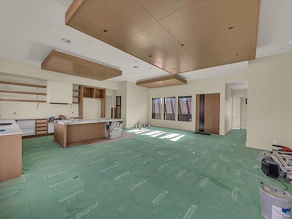4th image of 556 W Wild Indigo Way