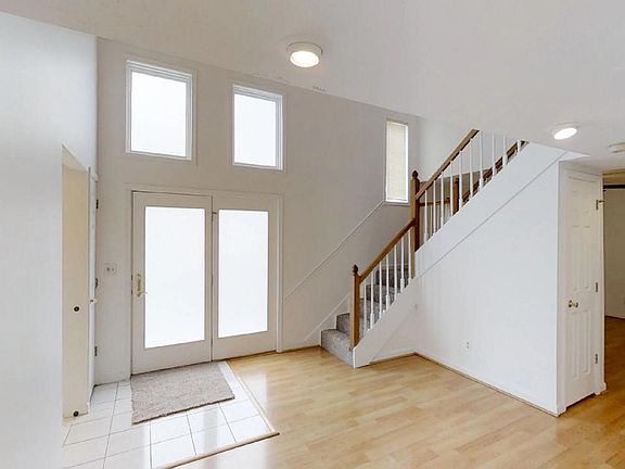 4th image of 1700 Culver Dr
