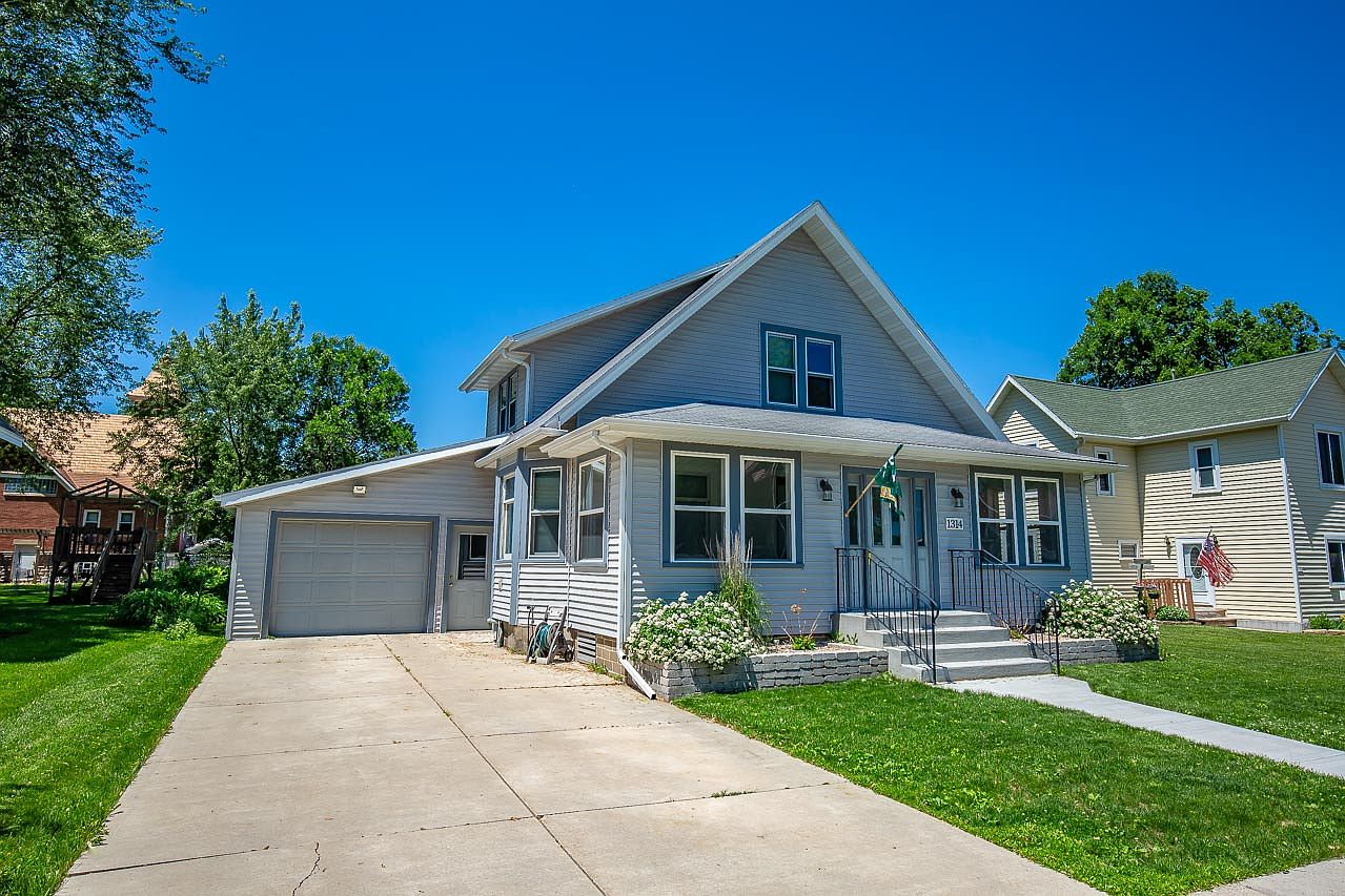 1314 Mills St, Black Earth, WI 53515 Zillow
