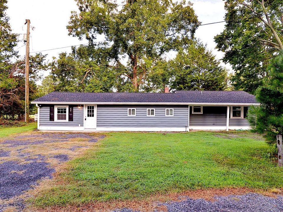 1st image of 202 Olde Pond Ln