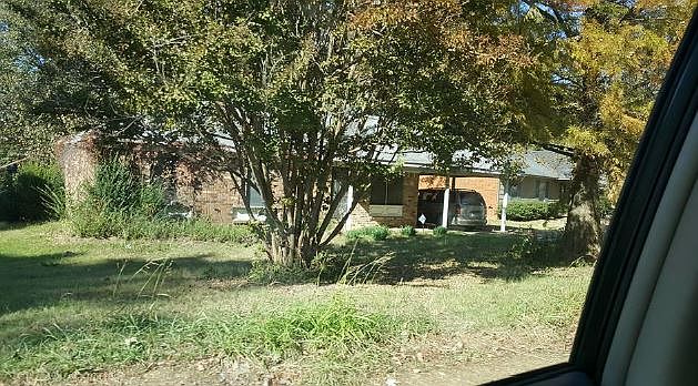 2nd image of 909 Driftwood St