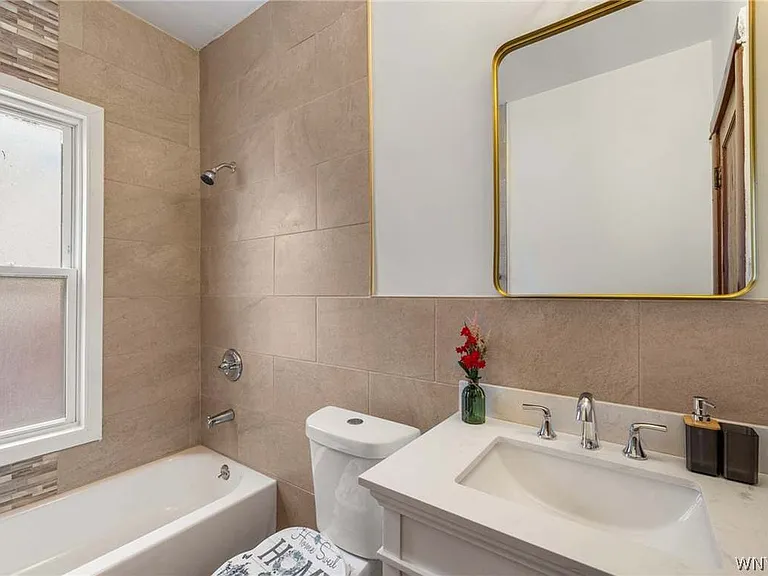 189 Hughes Ave — Photo 19