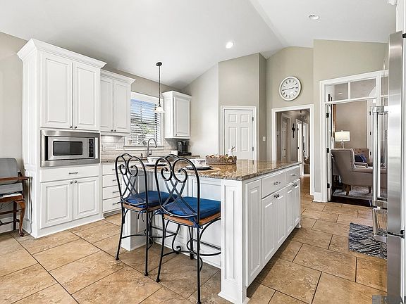 5th image of 18433 Lake Harbor Ln