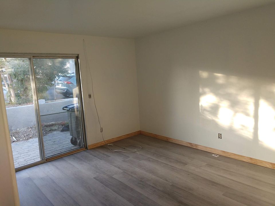 2nd image of 616 Calle Campana #1