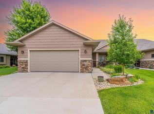 6202 S Monterey Pl, Sioux Falls, SD 57108