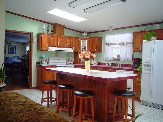 2nd image of 1438 Burnetts Chapel Rd