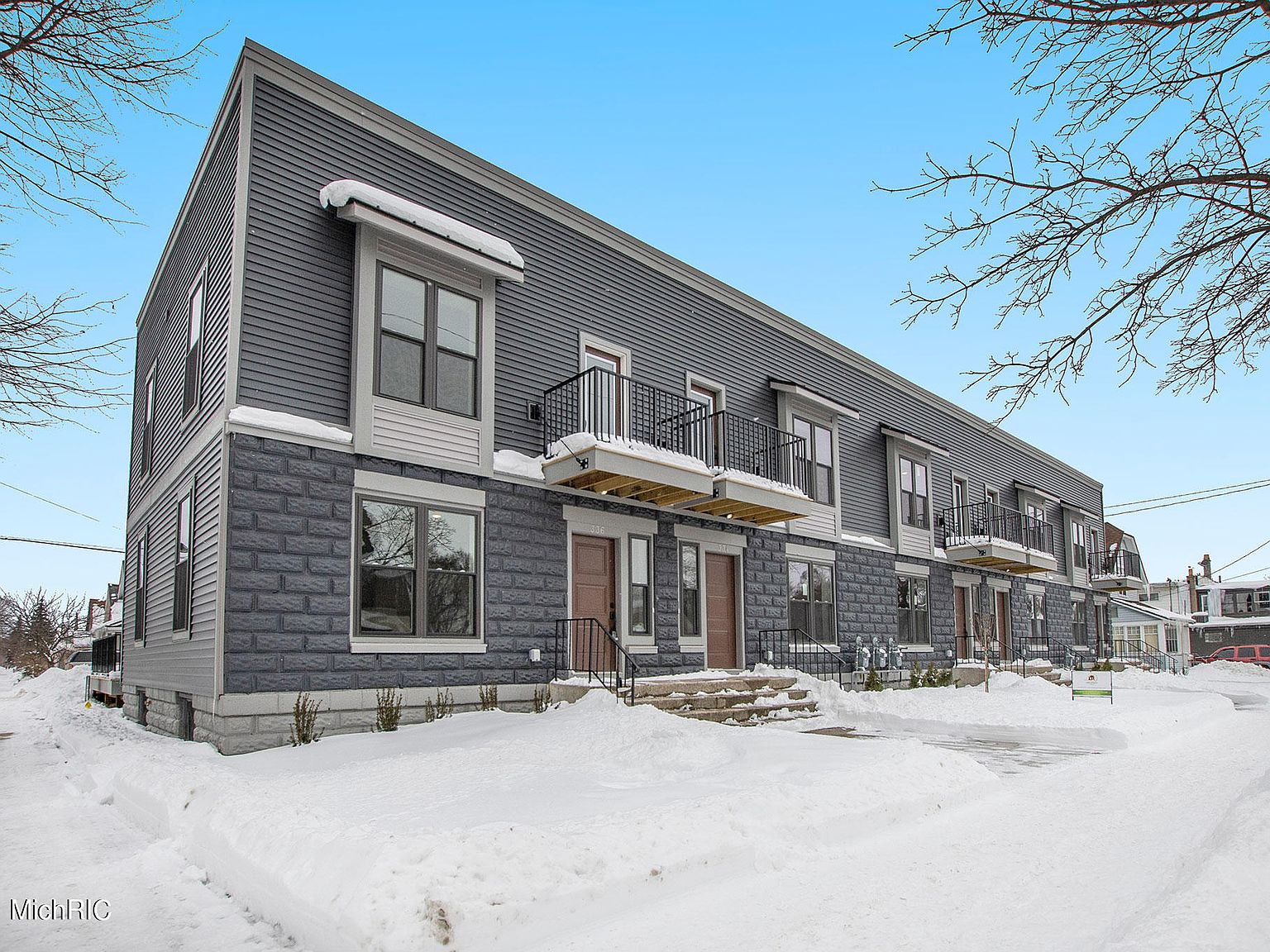 336 Maple Ave Holland Mi 49423 Zillow