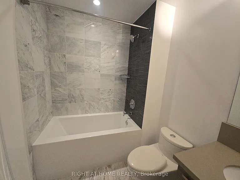 33 Shore Breeze Dr #405 — Photo 7