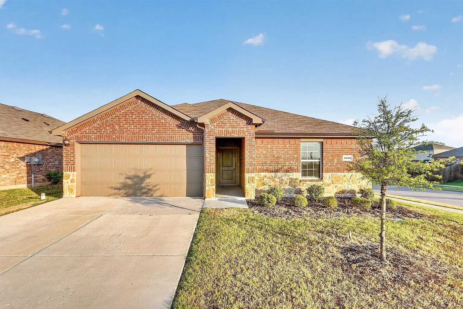 3 bed, $2,100 — Photo 1