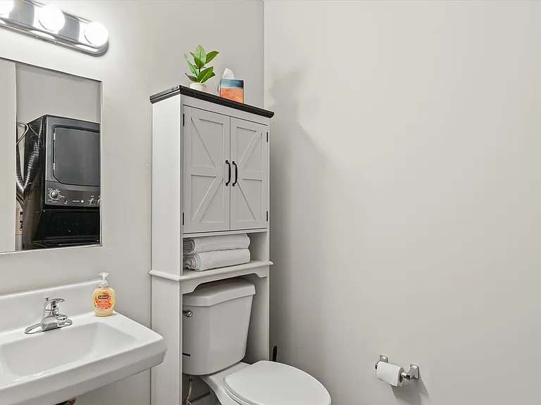 202 Nicholas Dr #B — Photo 4