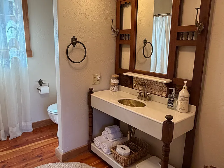 1447 N Prairie View Rd — Photo 31